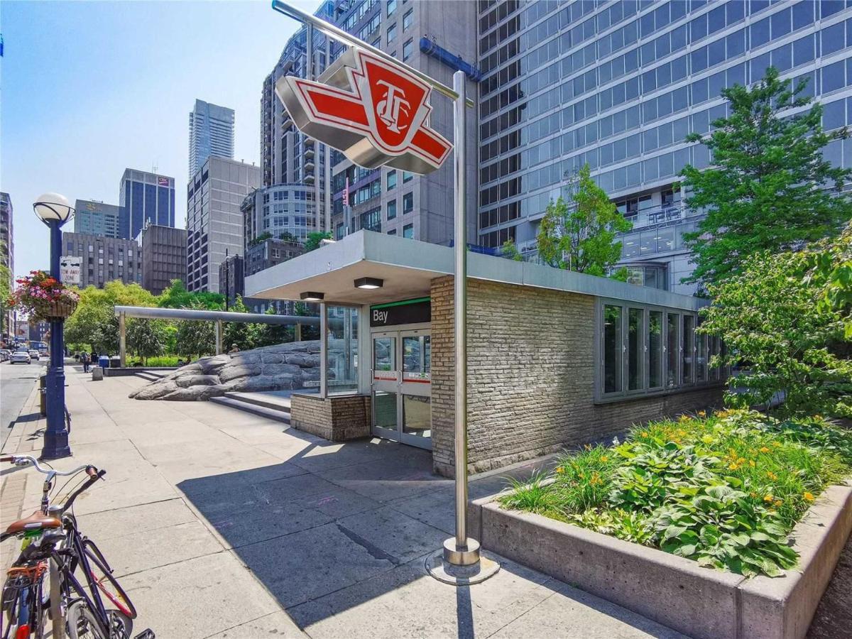 2 Bedroom Plus Den Condo Toronto Eksteriør billede